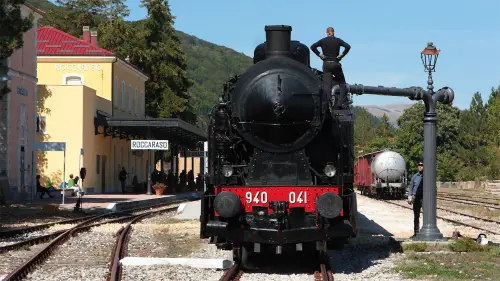 Treni panoramici in Italia: i percorsi lenti che attraversano posti meravigliosi