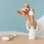 Niacinamide benefici e controindicazioni. Sai cosa fa davvero alla pelle e con cosa non devi mai combinarla?