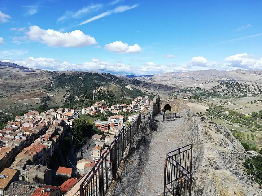 Borghi del Sud Italia ancora poco conosciuti: una guida che ti porta nel profondo meridione