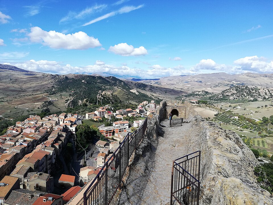 Borghi del Sud Italia ancora poco conosciuti: una guida che ti porta nel profondo meridione