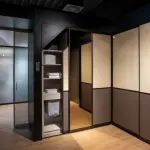 Organizzare gli armadi: metodo KonMari e alternative pratiche per chi non ha spazio