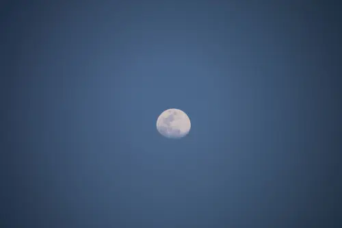 Luna gibbosa crescente: la fase in cui sembra quasi piena, ma non lo è